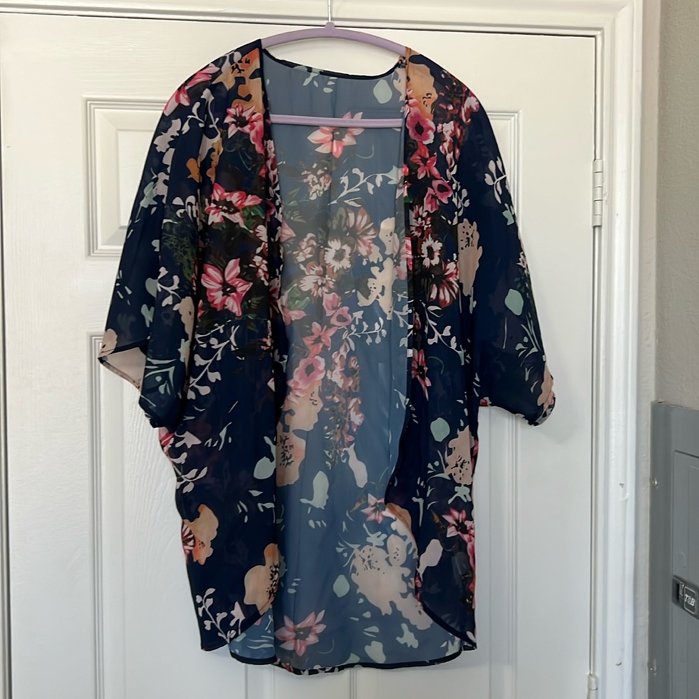 Cardigan. Sheer. Flower/multicolors. L.